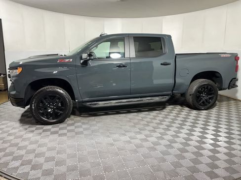 Used 2025 Chevrolet Silverado 1500 LT Trail Boss w/ Protection Package AWD/4WD image 5