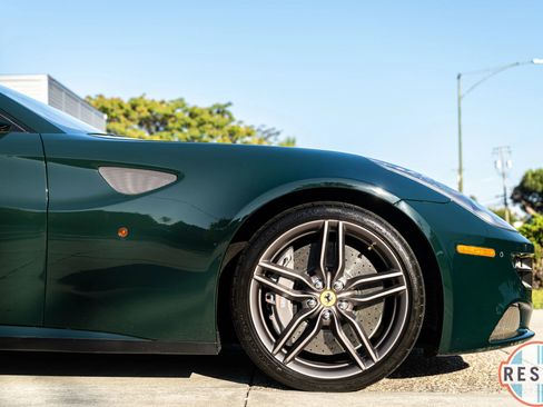 Used 2012 Ferrari FF image 15