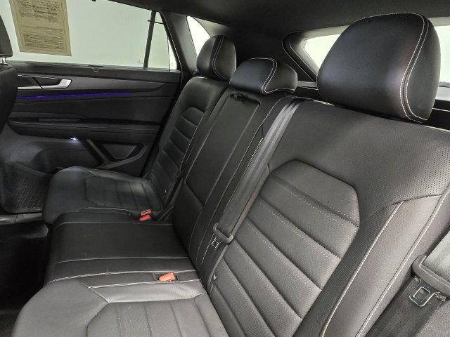 Used 2024 Volkswagen Atlas Cross Sport SEL R-Line AWD/4WD image 12