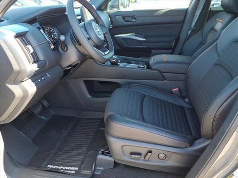 New 2025 Nissan Pathfinder Rock Creek image 7