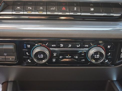 Used 2023 Chevrolet Silverado 1500 High Country w/ High Country Premium Package image 26