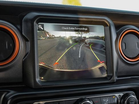 Used 2021 Jeep Gladiator Mojave image 18