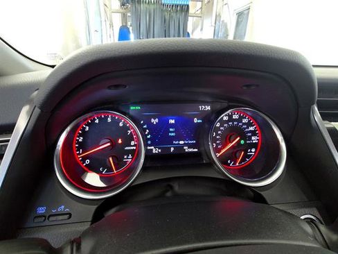 Used 2020 Toyota Camry XSE image 14