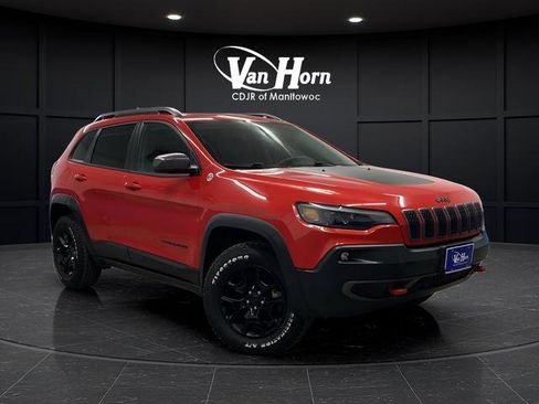 Used 2019 Jeep Cherokee Trailhawk image 1