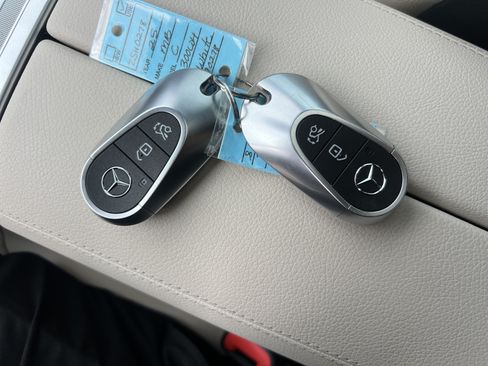 Certified 2025 Mercedes-Benz C 300 4MATIC Sedan image 37