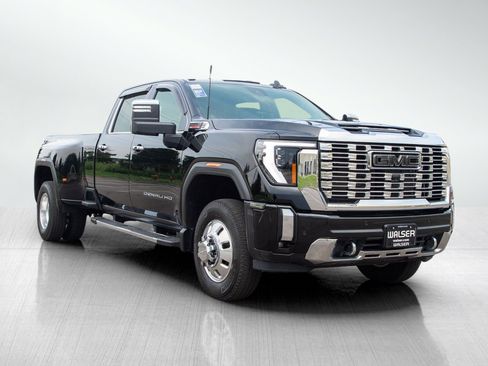Used 2024 GMC Sierra 3500 Denali w/ Denali Reserve Package AWD/4WD image 7