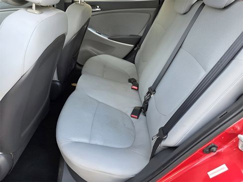 Used 2013 Hyundai Accent SE image 15