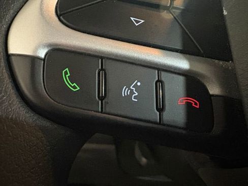 Used 2019 Jeep Renegade Sport image 7