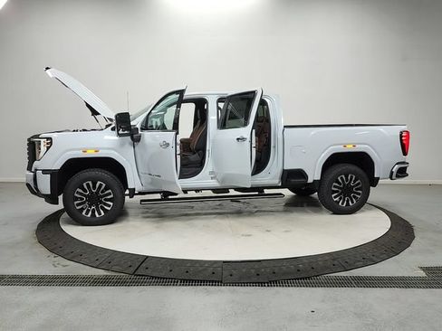 New 2026 GMC Sierra 2500 Denali Ultimate AWD/4WD image 12