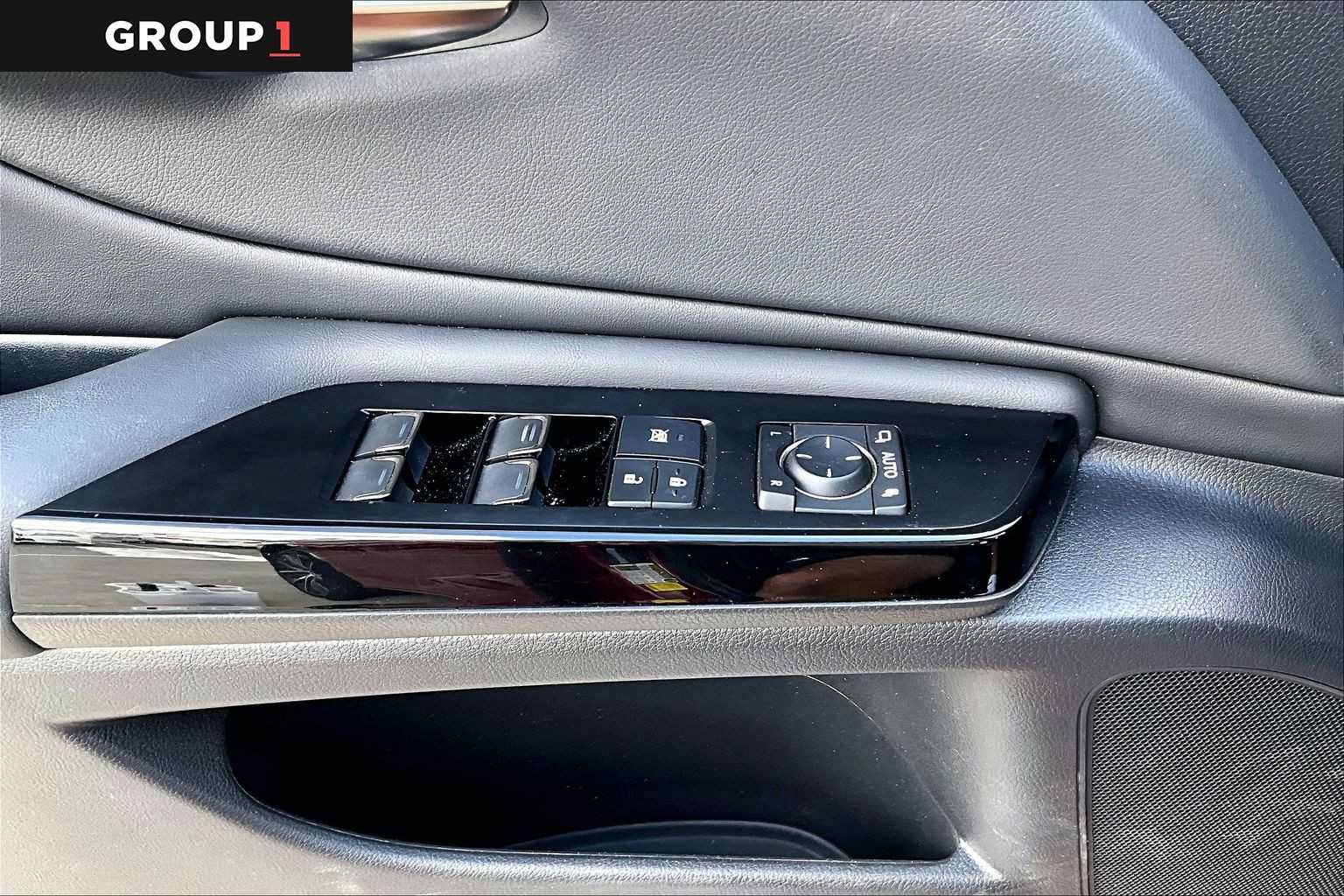 Used 2025 Lexus ES 350 w/ Premium Package FWD image 33