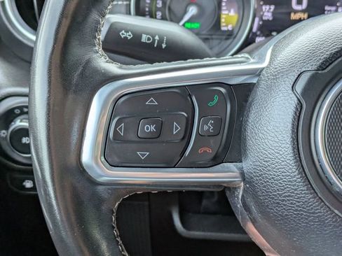 Used 2022 Jeep Wrangler Unlimited Sahara w/ Cold Weather Group AWD/4WD image 25