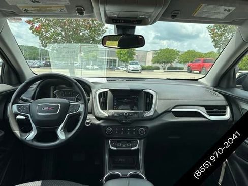 Used 2024 GMC Terrain SLE image 37