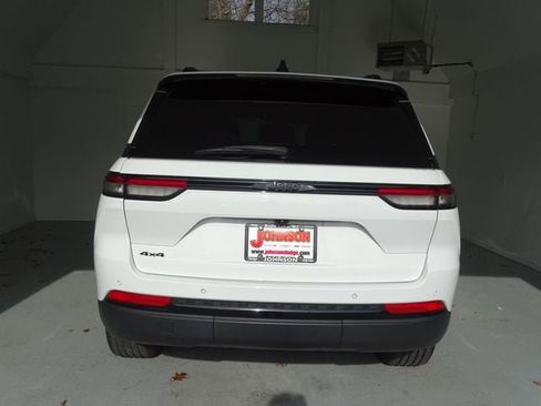 Certified 2023 Jeep Grand Cherokee Altitude image 21