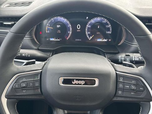 Used 2024 Jeep Grand Cherokee Altitude AWD/4WD image 20