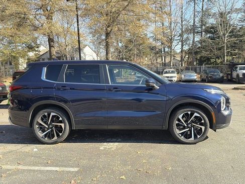 Used 2024 Mitsubishi Outlander SE image 6