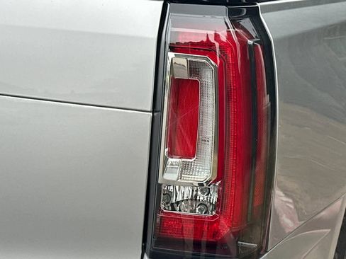 Used 2015 GMC Yukon SLT image 17