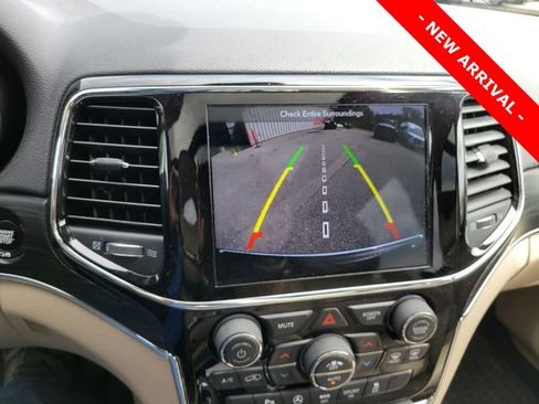 Used 2019 Jeep Grand Cherokee Limited w/ Luxury Group II AWD/4WD image 10