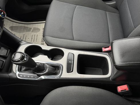 Used 2017 Chevrolet Cruze LS w/ LS Fleet Convenience Package image 18