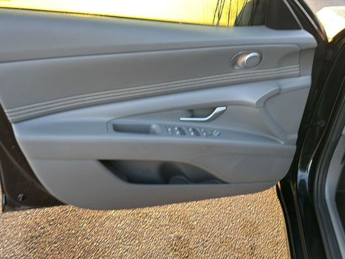 Used 2023 Hyundai Elantra SEL w/ Convenience Package image 14