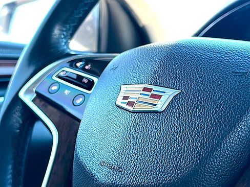 Used 2017 Cadillac XTS Luxury image 30