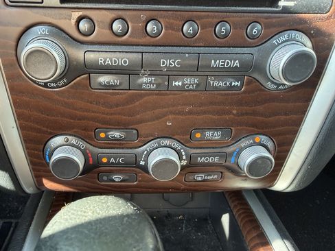 Used 2017 Nissan Pathfinder Platinum AWD/4WD image 27