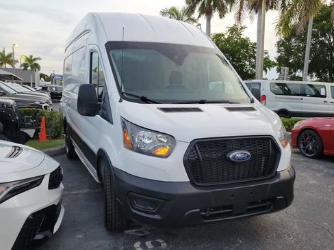 Used 2023 Ford Transit 250 148 High Roof RWD image 2