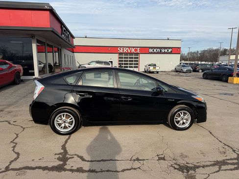 Used 2010 Toyota Prius Three FWD image 2