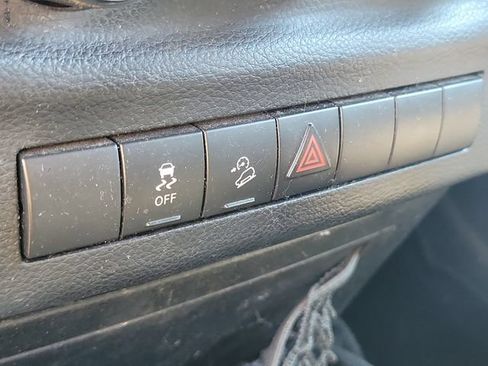 Used 2012 Jeep Wrangler Unlimited Sport AWD/4WD image 17