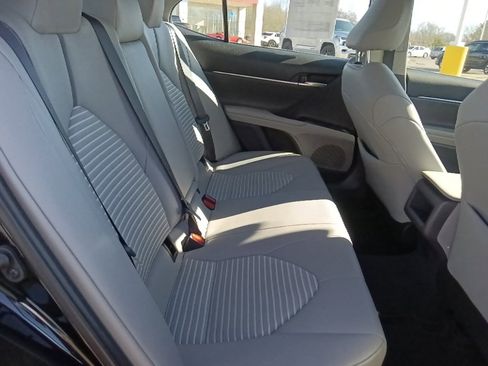 Used 2023 Toyota Camry SE image 30