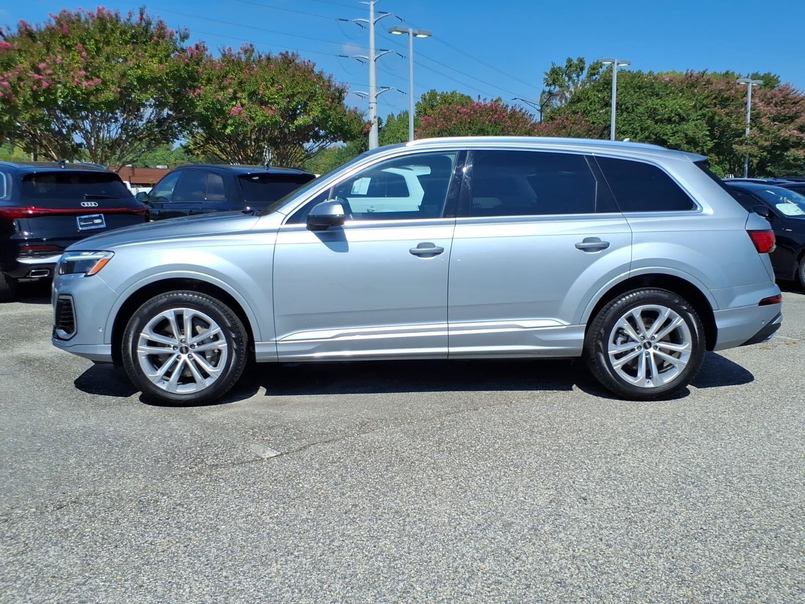 Certified 2025 Audi Q7 3.0T Premium Plus AWD/4WD image 3