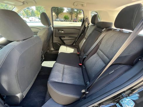 Used 2025 Nissan Rogue SV FWD image 28