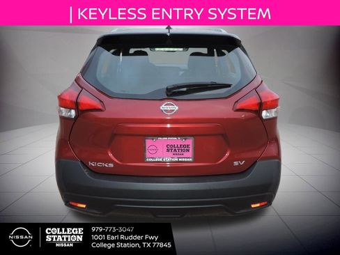 Used 2019 Nissan Kicks SV image 5