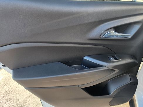 New 2026 Chevrolet Trax LT image 16