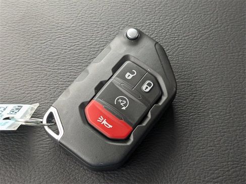 New 2025 Jeep Gladiator Sport w/ Premium Package image 28