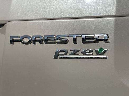 Used 2014 Subaru Forester 2.5i Limited AWD/4WD image 37
