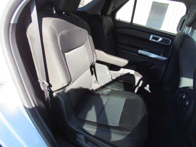 Used 2022 Ford Explorer XLT AWD/4WD image 16