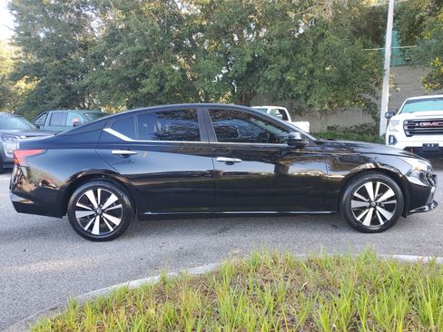 Certified 2022 Nissan Altima 2.5 SV image 4