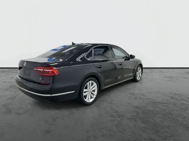Used 2019 Volkswagen Passat 2.0T Wolfsburg w/ Wheels & Sunroof Package FWD image 3