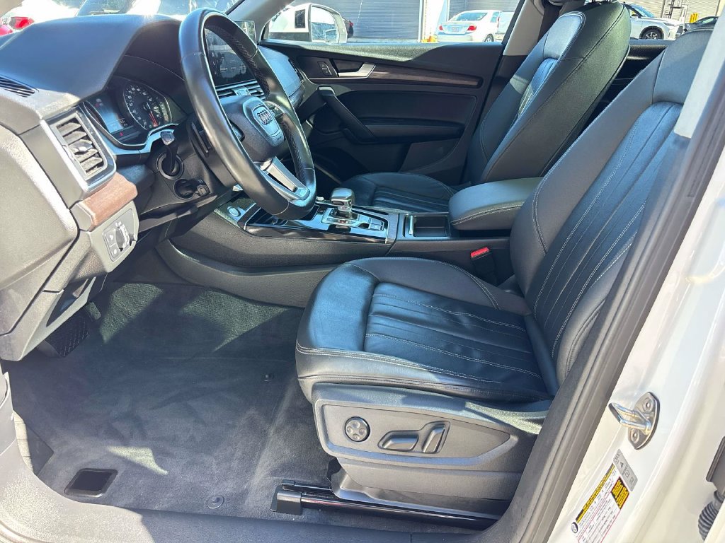 Used 2021 Audi Q5 2.0T Premium w/ Convenience Package AWD/4WD image 11