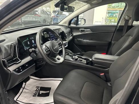 Used 2023 Kia Sportage LX FWD image 9