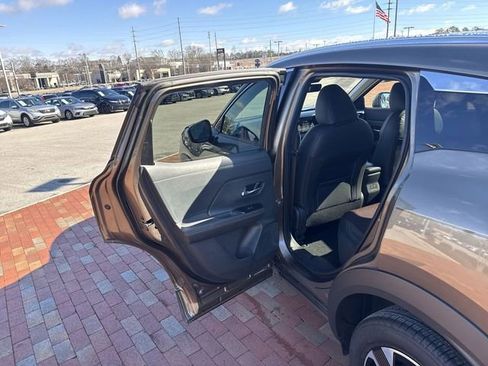 Used 2025 Nissan Kicks SR w/ Interior Electronics Package AWD/4WD image 27