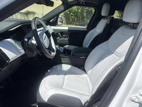 New 2026 Land Rover Range Rover Sport Dynamic SE AWD/4WD image 10