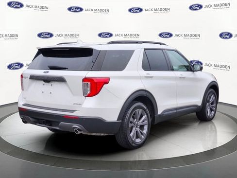 Used 2023 Ford Explorer XLT w/ Equipment Group 202A AWD/4WD image 5