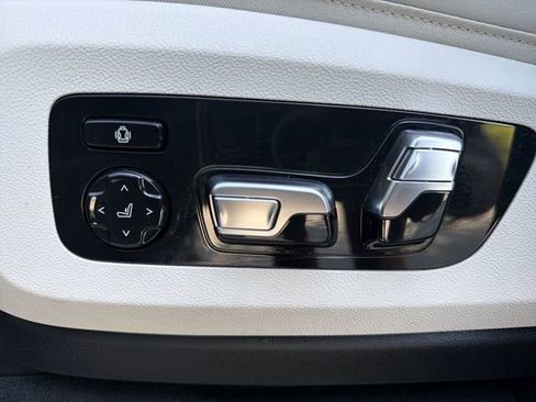 Used 2024 BMW X7 M60i AWD/4WD image 12