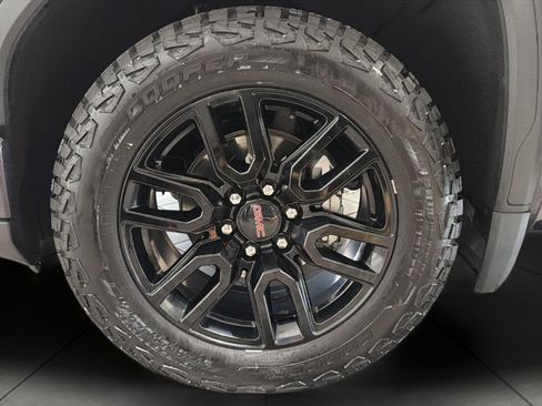 Used 2023 GMC Sierra 1500 Elevation AWD/4WD image 3