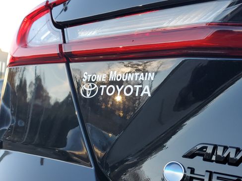 New 2026 Toyota Camry XLE image 9