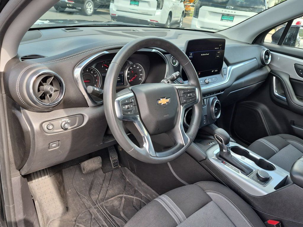 Certified 2023 Chevrolet Blazer LT w/ Convenience Package FWD image 9