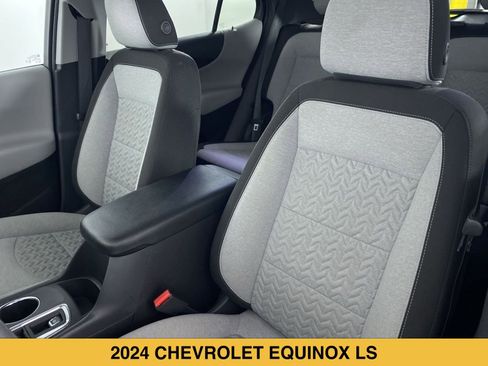 Certified 2024 Chevrolet Equinox LS w/ LS Convenience Package FWD image 10