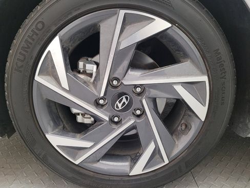 Used 2025 Hyundai Elantra Sport FWD image 31