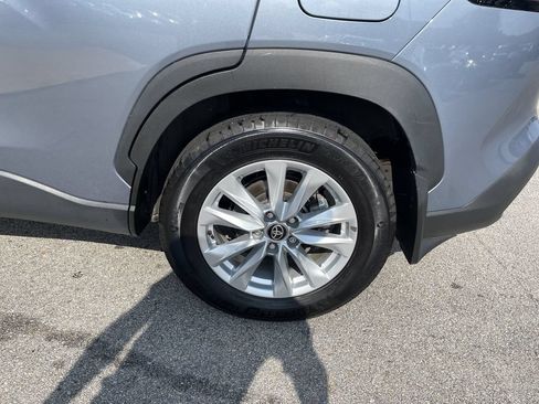 Certified 2025 Toyota Corolla Cross LE AWD/4WD image 10